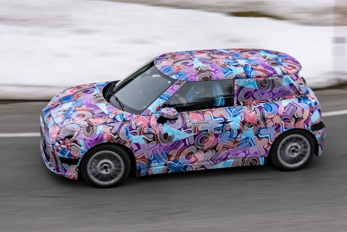 Megújul a BMW-csoport legkisebb villanyautója 6