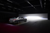 A BMW legújabb fejlesztése egy nagy sötét hodály 25