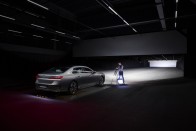 A BMW legújabb fejlesztése egy nagy sötét hodály 23