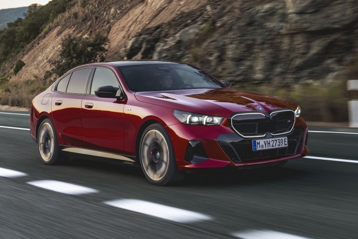 Sokaknak fog fájni, ahogy a legújabb BMW Európába jön 11