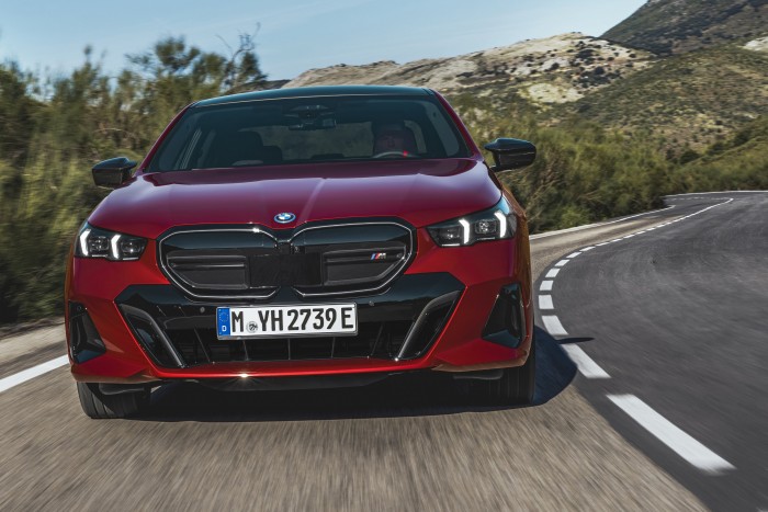 Sokaknak fog fájni, ahogy a legújabb BMW Európába jön 6