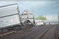 Az internetezők szúrták az utolsó kést a Magyarkútnál kisiklott vonatba 5