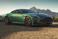Benzinzabáló csoda maradt a legújabb Aston Martin 45