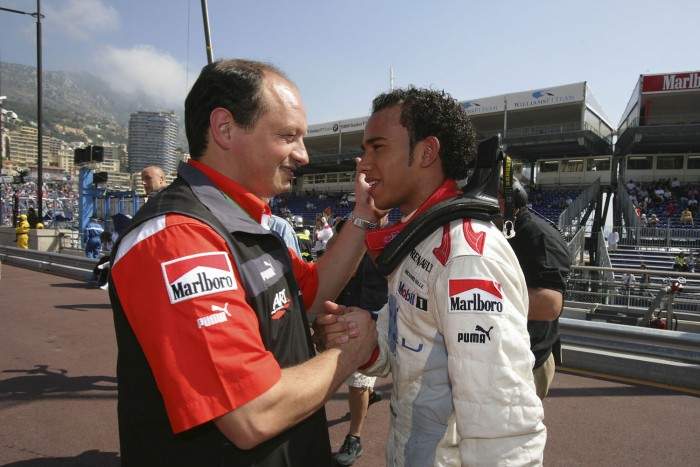 F1: A Ferrari-főnök minden hétvégén beszél Hamiltonnal 2