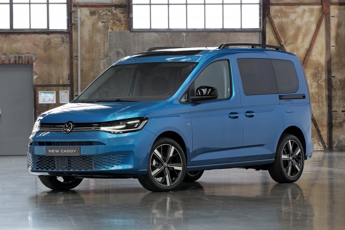 Hanyagul szereltek össze magyar gyártású autókat 14