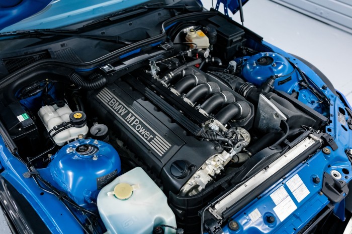 A 90-es évek egyik legmenőbb BMW-je ma annyit ér, mint a legdrágább új Suzuki 3