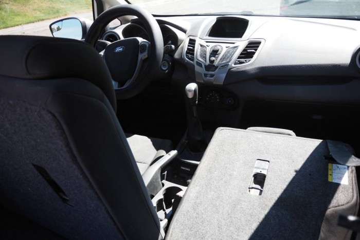 Ez nem photoshop: tényleg egy félbevágott autót árulnak 6