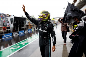 Még 43 évesen is az F1-ben versenyezhet Hamilton