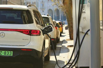 Átlépte a 70 ezret a hazai e-járművek száma