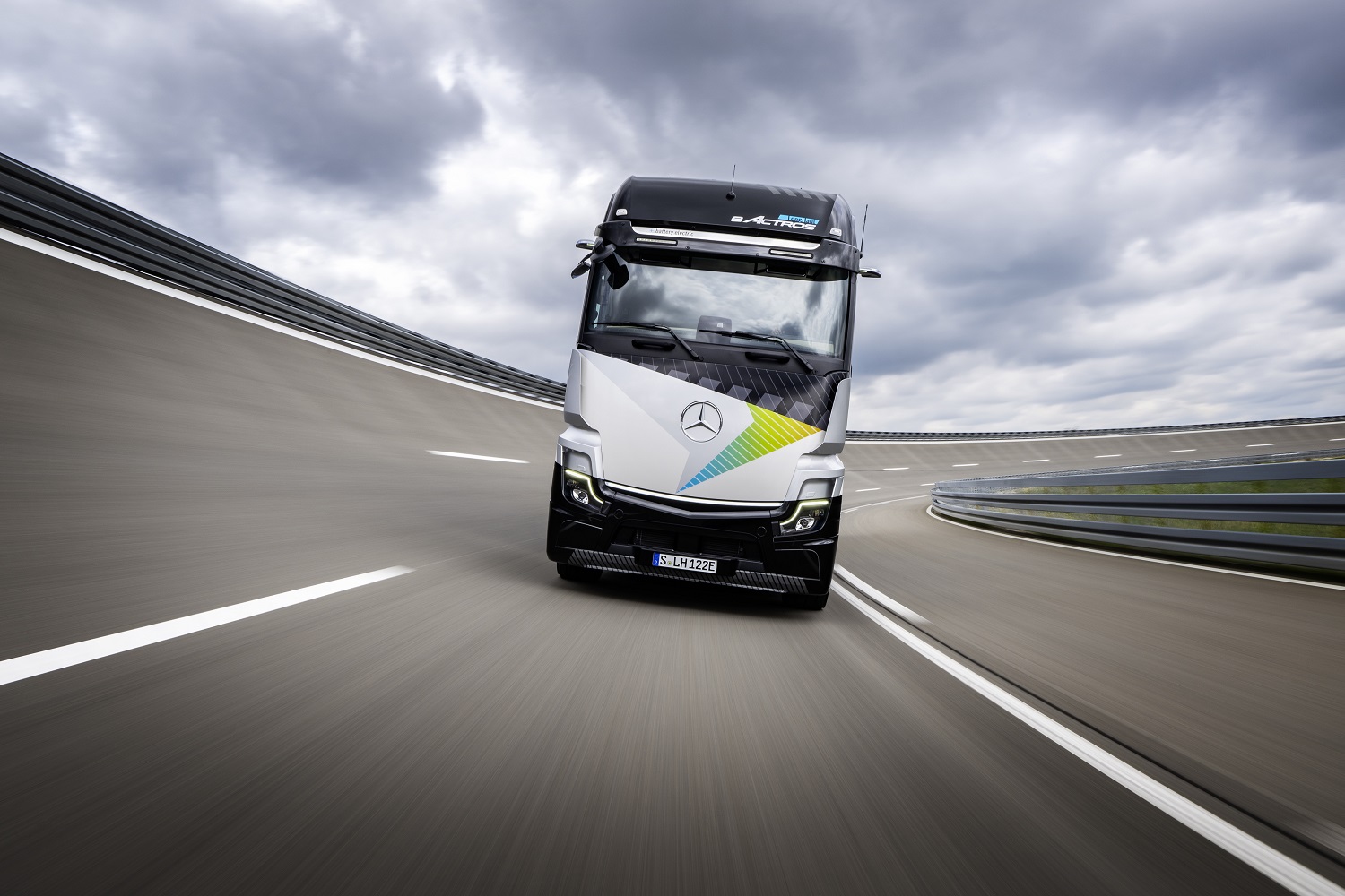 Ez a lépés érinti az elektromos teherautók jövőjét
