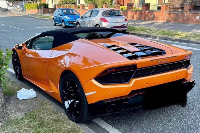 Szintet lépett pofátlanságban egy luxusautó sofőrje 4