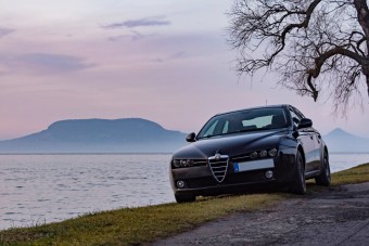 Többet fizethetsz parkolásra a Balatonnál, mint Budapesten