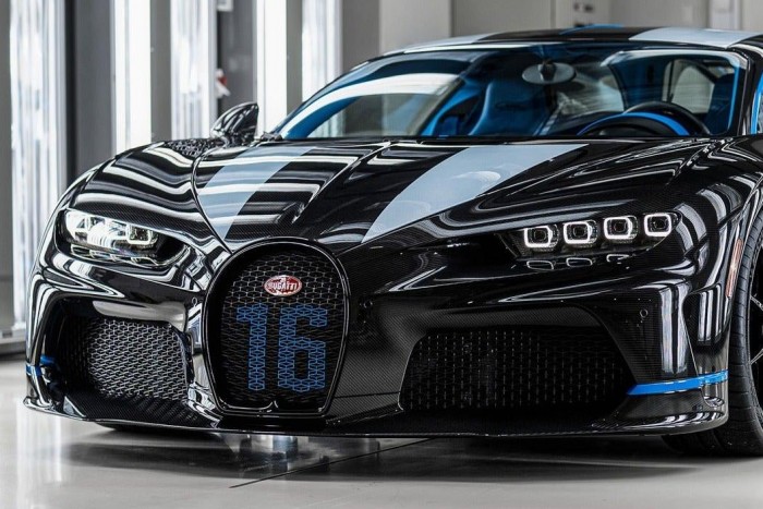 Elcserélt kerék miatt hívnak vissza egyetlen Bugattit, nem bírná a 440 km/órát