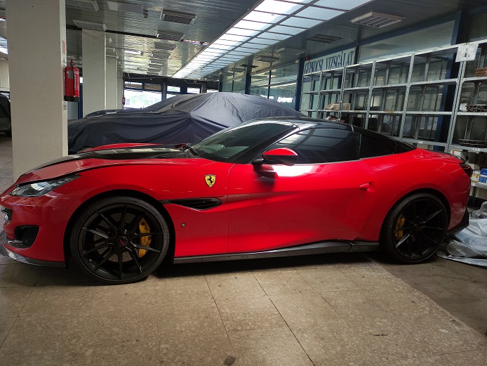 Fél áron árverez el egy 600 lóerős Ferrarit a NAV 1