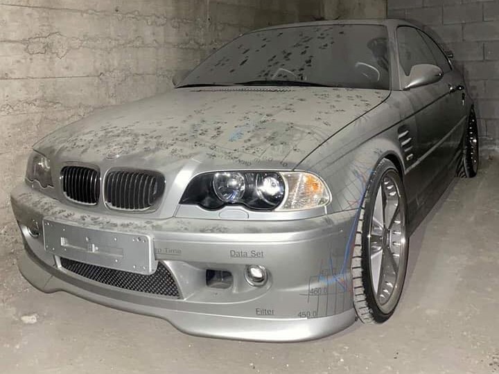 Húsz évet repít vissza az időben ez a poros BMW, ami nagy rejtély a rajongóknak 4