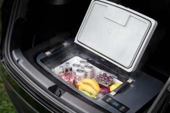 Így marad hideg a söröd a Teslában