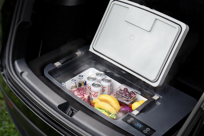 Így marad hideg a söröd a Teslában