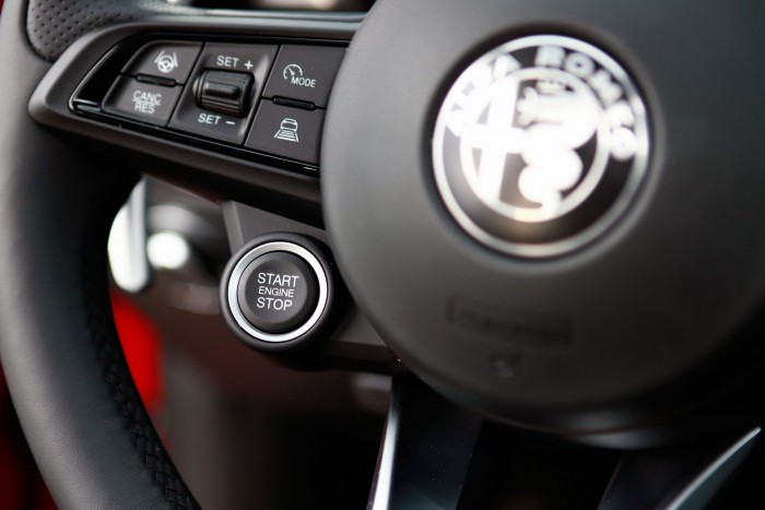 Ki mondta, hogy egy krumpli nem lehet gyönyörű? – Alfa Romeo Tonale 120 Ki mondta, hogy egy krumpli nem lehet gyönyörű? – Alfa Romeo Tonale 120