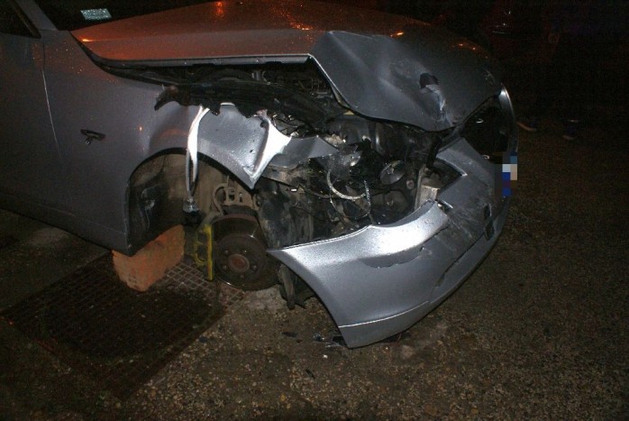 Az éj leple alatt kaptak szét egy BMW-t, de jött a váratlan fordulat