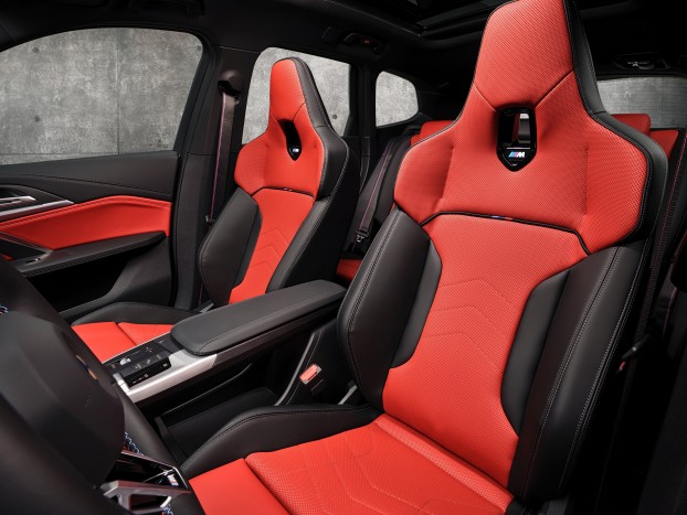 Klasszikus sportverzió készült a BMW szabadidő-autójából 11