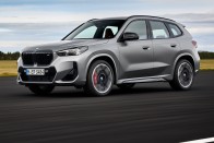 Klasszikus sportverzió készült a BMW szabadidő-autójából 87