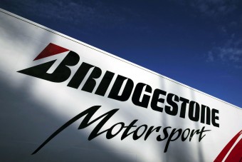 F1: Ellenfelet kaphatott a Pirelli