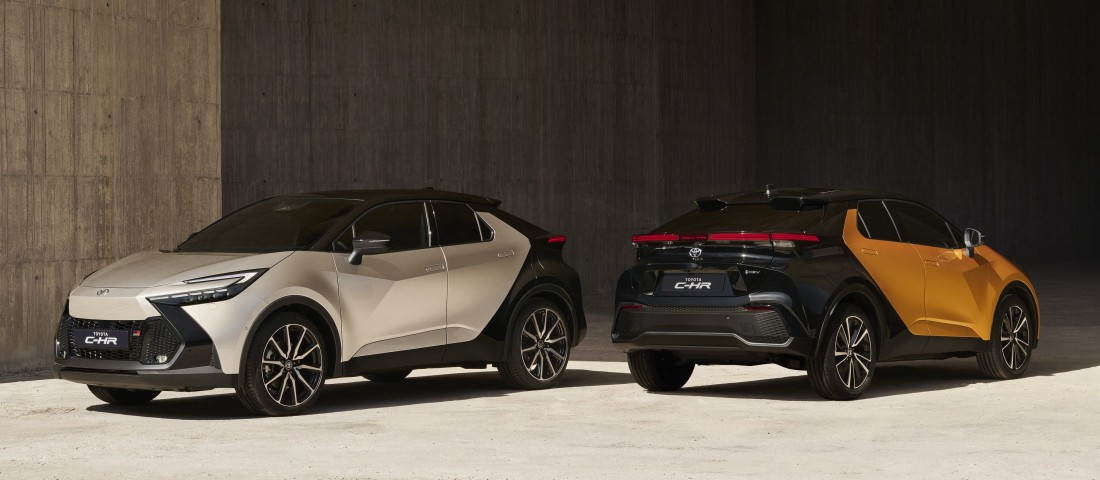 Konnektoros hibridként jön az új kompakt Toyota