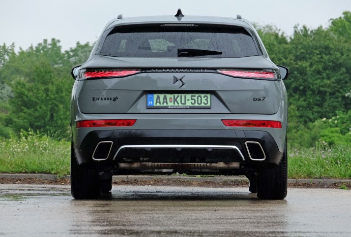 Fiatalító kúra után így fest egy francia különc – DS 7 teszt 18