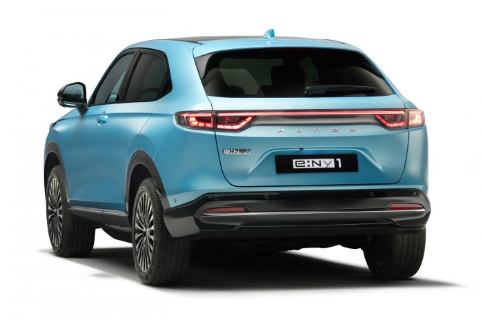 Pénzt lehet keresni a töltőn lógó elektromos autóval 8