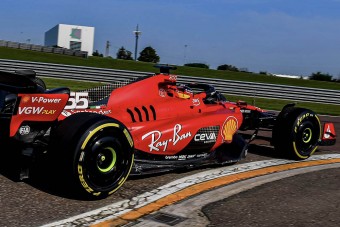 F1: Trükkösen tesztel új alkatrészeket a Ferrari