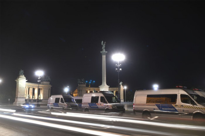 Közlekedési káosz lesz Budapesten péntek éjszaka