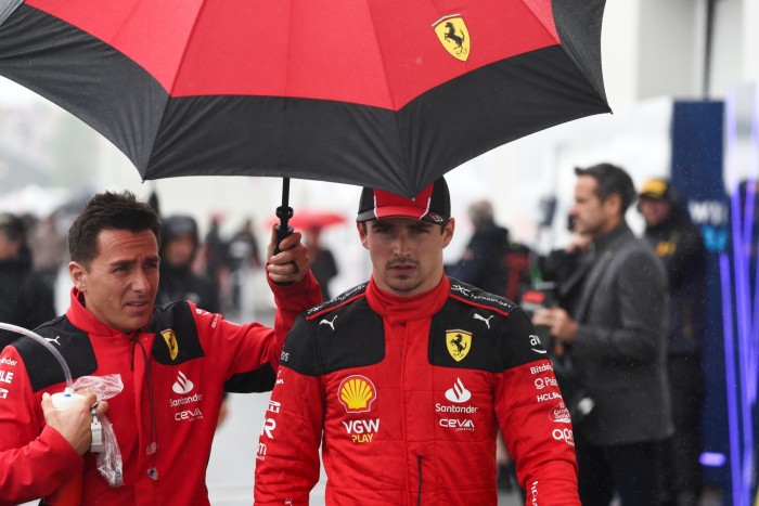 F1: Leclerc ideges a Ferrari sokadik hibája után 2 | Vezess F1: Leclerc ideges a Ferrari sokadik hibája után 2