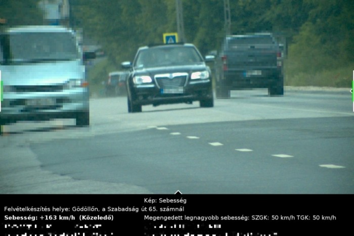 Nagyon odalépett két autós, ketten együtt félmilliót fizethetnek