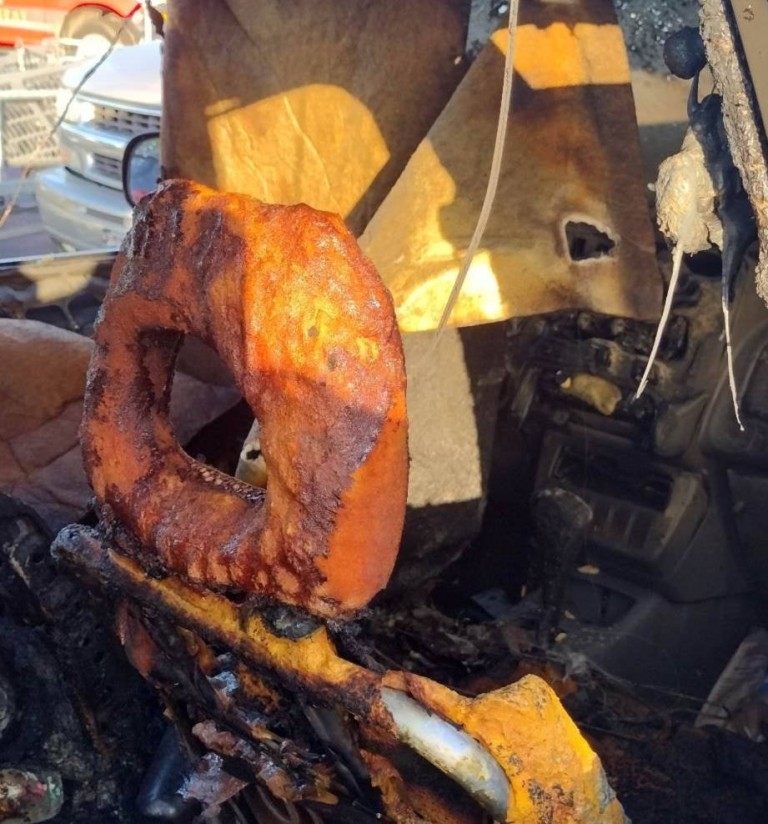 Egy apró figyelmetlenség is elég a nyári hőségben, és már lángol az autód 1 | Vezess Egy apró figyelmetlenség is elég a nyári hőségben, és már lángol az autód 1