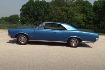 Ötven év után vette meg gyerekkori álomautóját, és nem bánta meg!