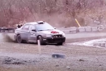 Végre működik a Ferrari-motoros Subaru, és gyönyörű, ahogy zúz