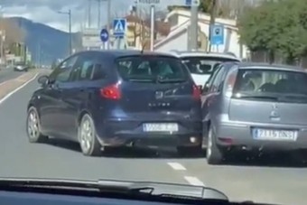 A parkolási bénázás eddig ismeretlen szintjét vették videóra