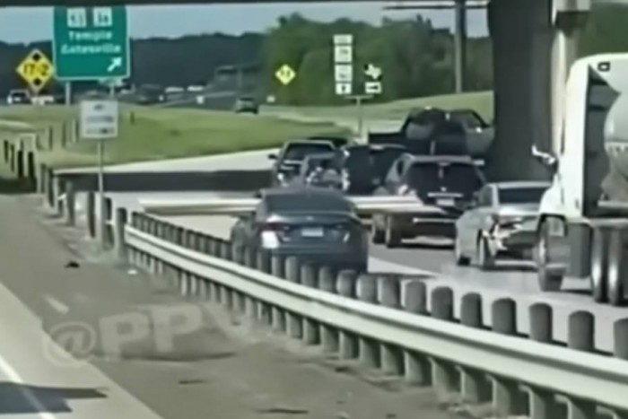 Agyament ötlet volt utastérbe dugva szállítani a deszkákat, meg is lett az eredménye