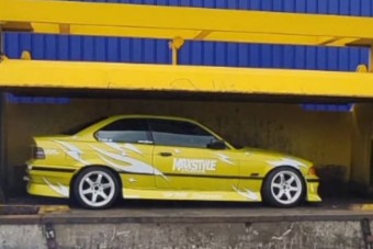 Mire hazaért a munkából, a rendőrség laposra préselte a BMW-jét