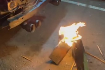 Mi mindenre jó egy lángoló kipufogó?