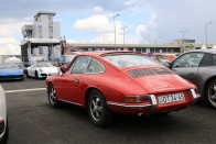 75 éves nyugger már a Porsche, de a születésnapot fiatalos lendülettel tolja 57