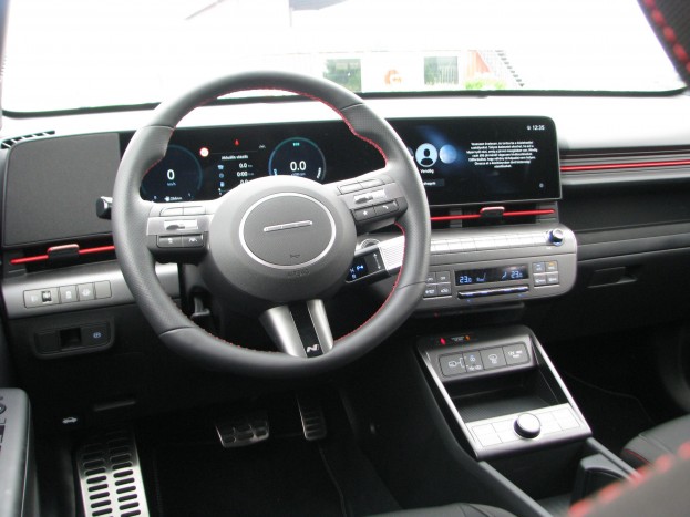 Itthon is rendelhető a Hyundai félelem nélküli villanyautója 7