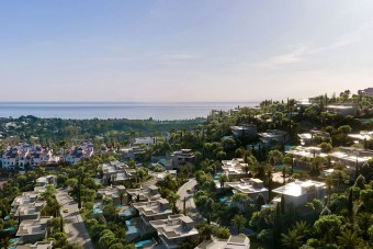 Luxusfalut épít az autógyártó