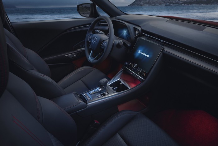 Ez a te autód, ha sok a pénzed, de szűk a garázsod 10