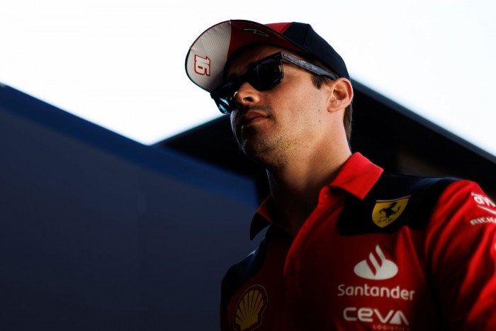 F1: Leclerc nem kapkod a ferraris hosszabbítással