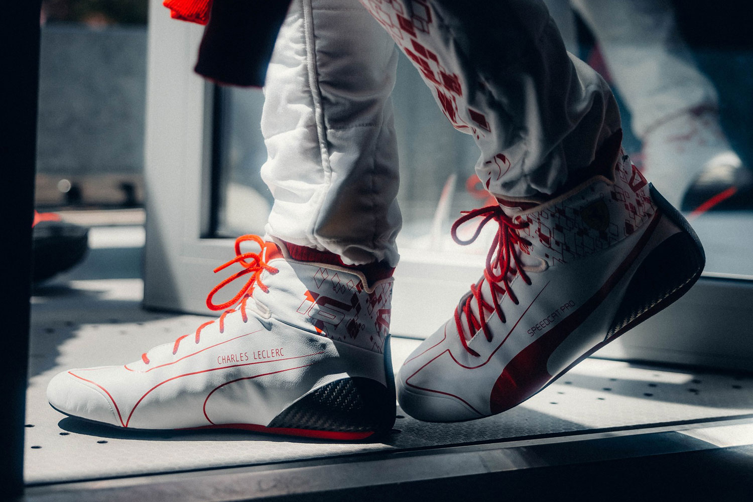 F1: Leclerc a ruháját is a bajbajutottaknak adja 5