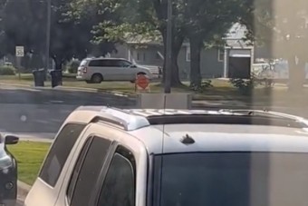 Ha a lustaság fájna, ez az autós már ordítana