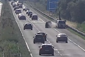 Hátborzongató, mit művelnek egyes autósok, hiába veszi őket a forgalomfigyelő kamera