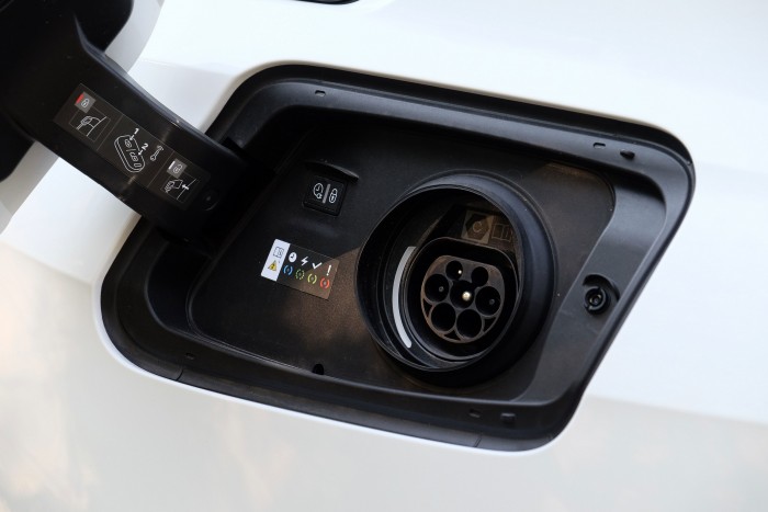 Itt a kipattintott, sportosabb hibrid Astra 8 | Vezess Itt a kipattintott, sportosabb hibrid Astra 8