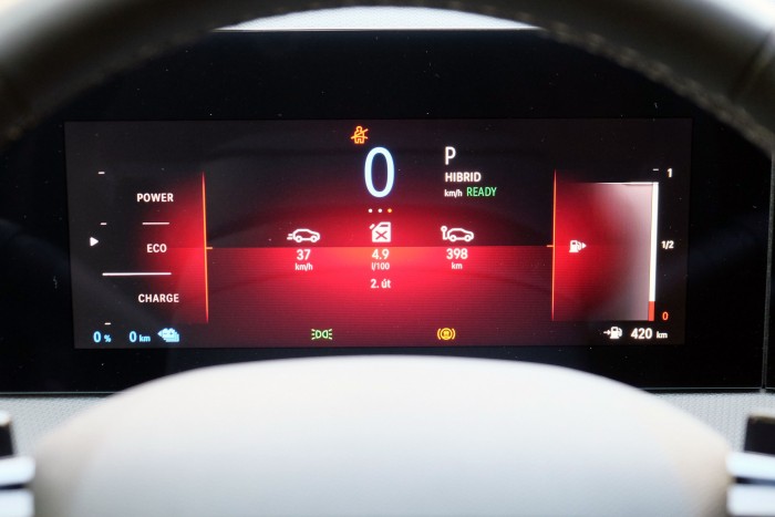 Itt a kipattintott, sportosabb hibrid Astra 17 | Vezess Itt a kipattintott, sportosabb hibrid Astra 17